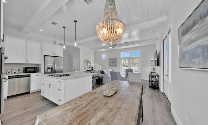 Gulfview Heights House | Spacious 5 BR Large Backyard w/Private Pool South of 30A *Pet Friendly!