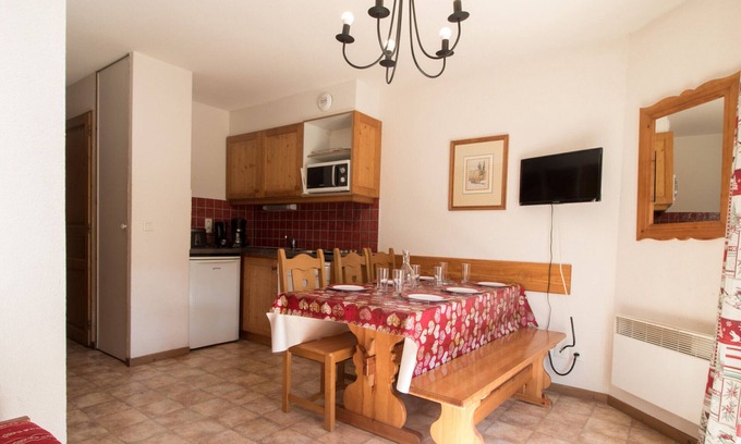 Val Cenis Apartment | Spacious 5-pers apartment at the slopes with parking and WiFi