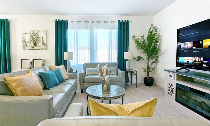 Enterprise House | Spacious 5B4B Single Story home @ EV Charger & Pool Table @ 10 Mins to Strip!
