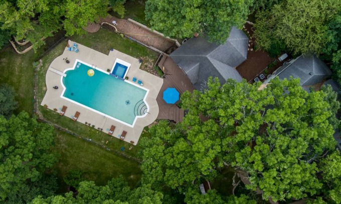 St. Charles House | Spacious 5bedroom house with Pool ,Pool house and jacuzzi in awesome St. Charles