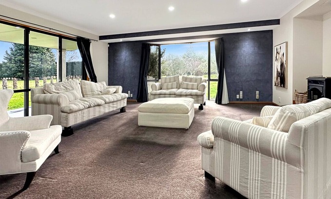 Halswell House | Spacious 5BR Family Escape on Busch Lane