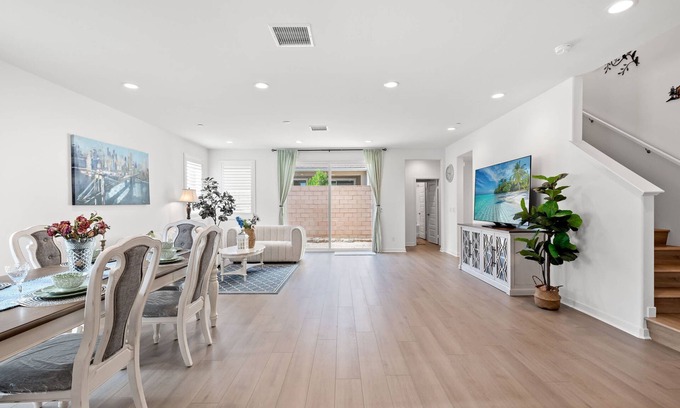 Fontana House | Spacious 5BR Getaway w Game Room Modern Comfort