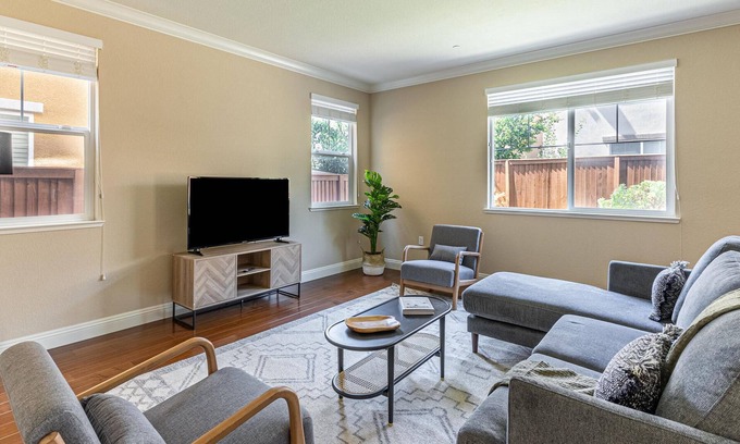 Dublin House | Spacious 5BR House in Dublin