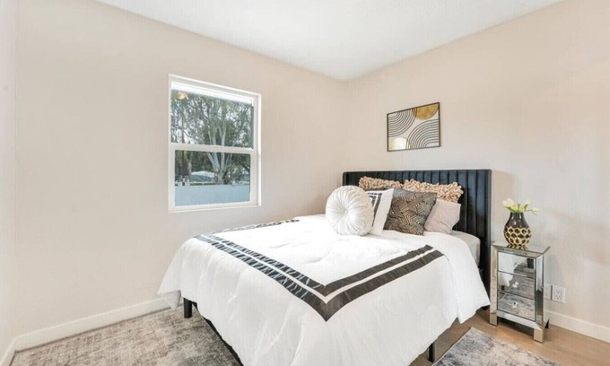 Crest House | Spacious 5BR Retreat-Sleeps 10+