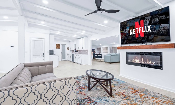 Smyrna House | Spacious 5BR Retreat with Game Room near Battery, Atlanta Braves, Smyrna Village