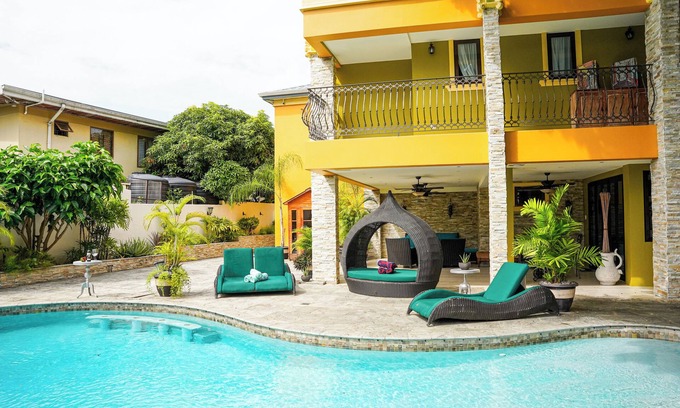 Saint James House | Spacious 6-bedroom house in Federation Park Port of Spain with AC, WiFi