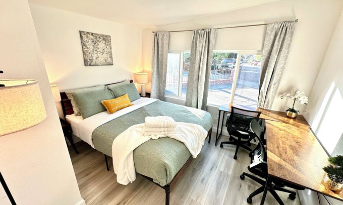 Sunnyvale House | Spacious 6-bedroom house in Sunnyvale with WiFi access