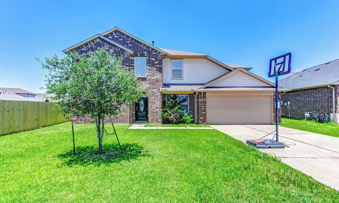 Clodine House | Spacious 6-bedroom house masterpiece. The cozy getaway in Richmond/Houston