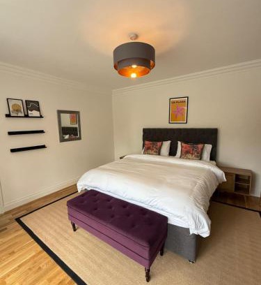 Luton House | Spacious 6 Bedroom house, Luton