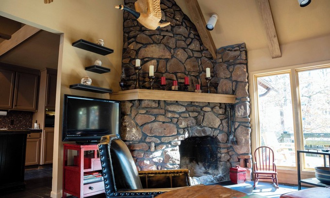 Jenkins House | Spacious 6-bedroom house on 25 acres in the Ozarks w/hot tub and private trail!