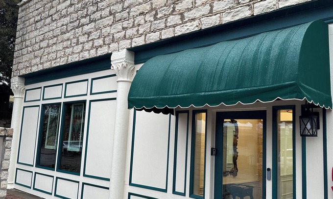 Granbury House | Spacious 6-bedroom remodeled historic cottage steps to Granbury Square. Fab!