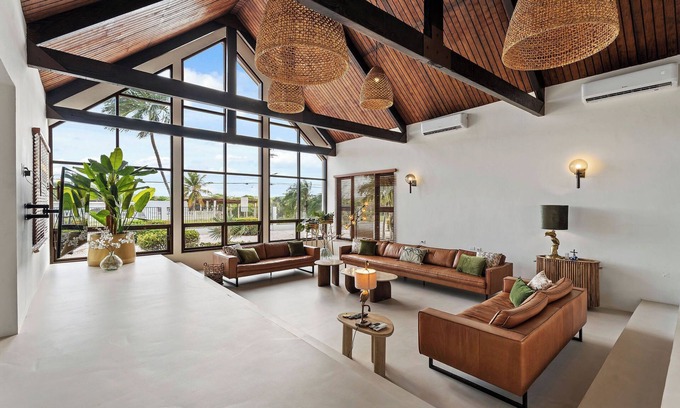 Piedra Plat Villa | Spacious 6-bedroom Villa with Pool. Sleeps 15