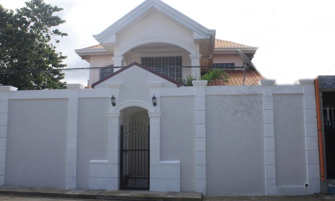 Amambucale Villa | Spacious 6 bedroom villa in charming Palompon, the gateway to Kalanggaman Island