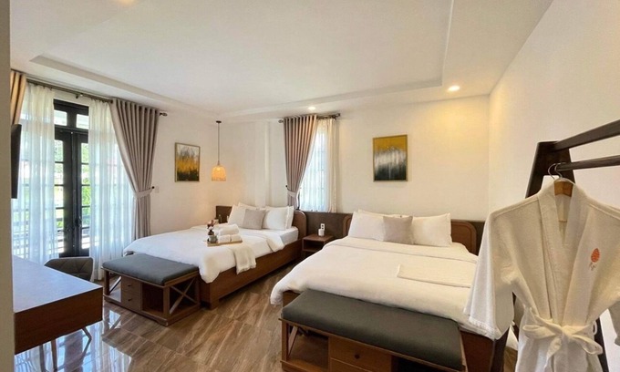 Phuong 10 House | Spacious 6-bedroom villa in fabulous Đà Lạt with WiFi