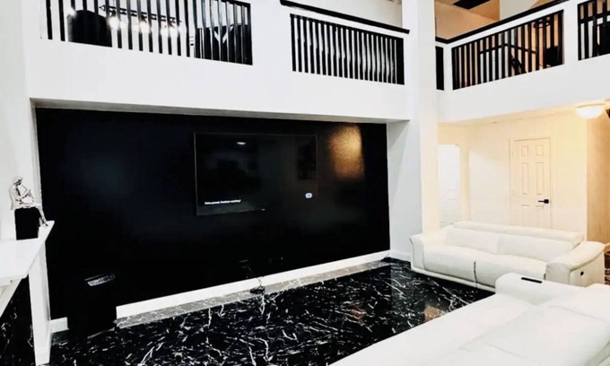 Barker House | Spacious 6 BR Large Groups