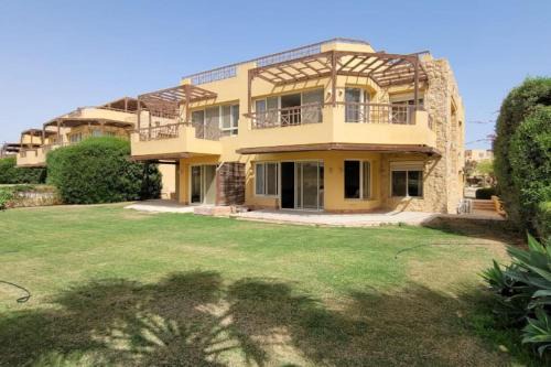 Ain Sokhna Villa | Spacious 6-BRs in El-Sokhna/Beach & pool access