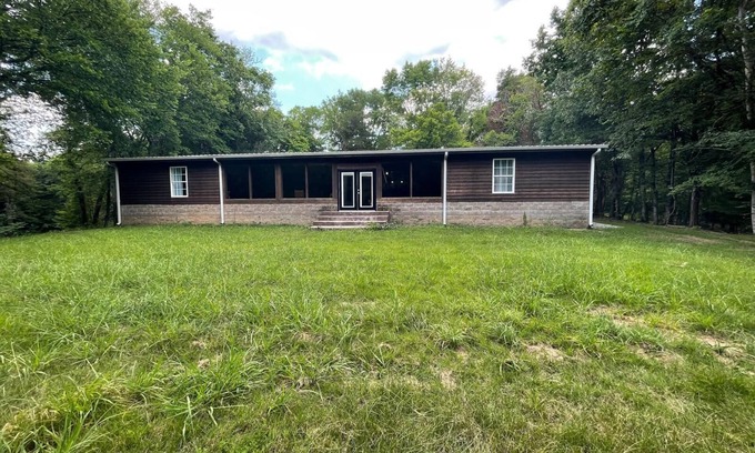Clifton Cabin | Spacious 7-bedroom cabin in charming Clifton with WiFi, AC