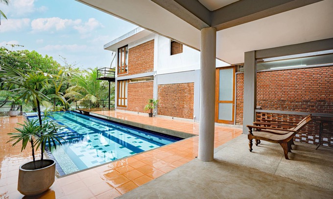 Kathaluwa Villa | Spacious 7-bedroom cozy villa in delightful Koggala with AC, WiFi