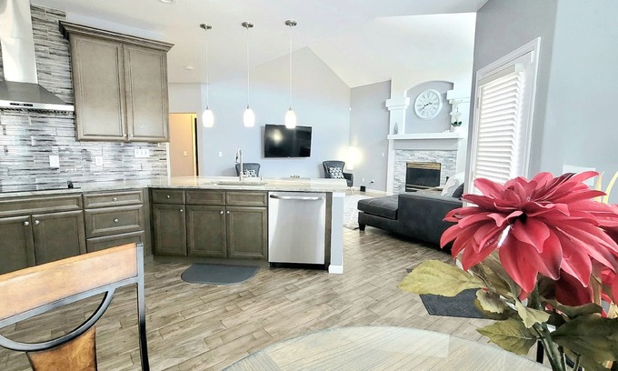 Northglenn House | Spacious 7 Bedroom Home Near Shops/Dining/Scenic Trail; Easy Access to Downtown!