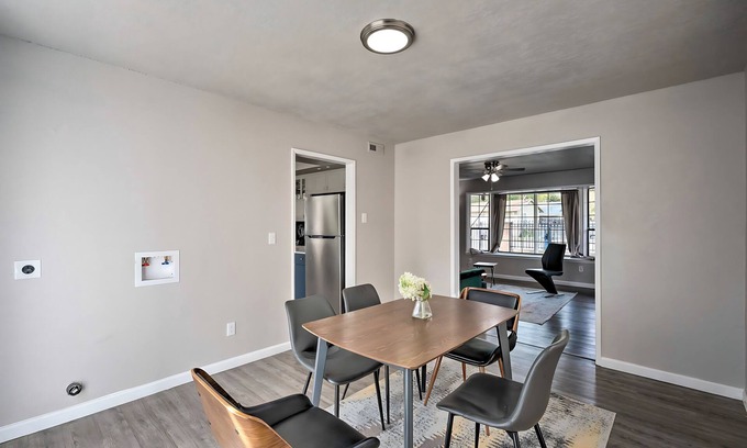 Sacramento House | Spacious 7-bedroom house in cool Sacramento with AC