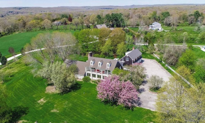 Stonington House | Spacious 7-bedroom house Stonington with amazing views.