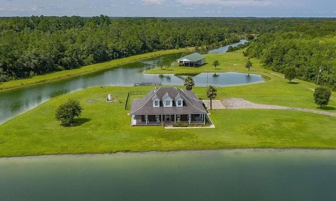 Callahan House | Spacious 7-bedroom house in enchanting Callahan just 15 minutes from Jax airport