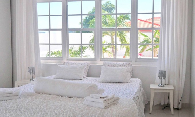 Jan Thiel Villa | SPACIOUS 7 BEDROOM VILLA (Special for Groups)
