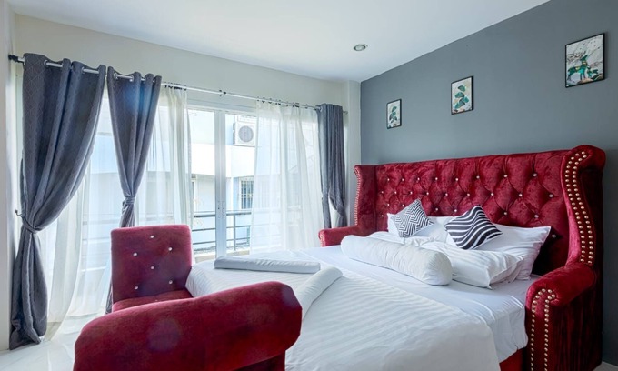 Bang Kho Laem Villa | Spacious 8-bedroom villa in terrific Bangkok with AC, Peace full stay
