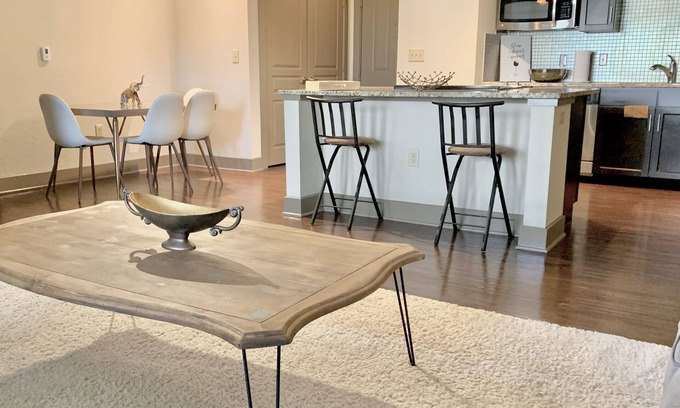 Dallas-Fort Worth Metroplex DFW Apartment | Spacious (850+sq ft) Apartment 5min from DFW Airport w/pool, gym,& washer/dryer