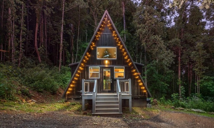 Swannanoa Villa | Spacious A-Frame! 15 min. From Downtown Asheville!