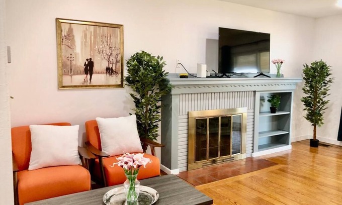 Ashland House | Spacious AC 2 BR Unit w/Covered Deck