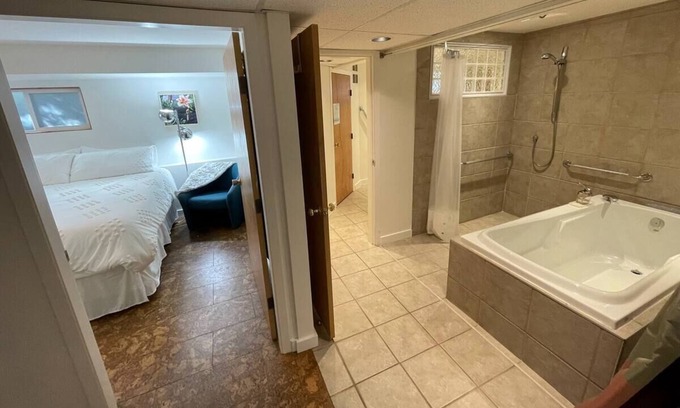 Sidney House | Spacious Accessibility Suite