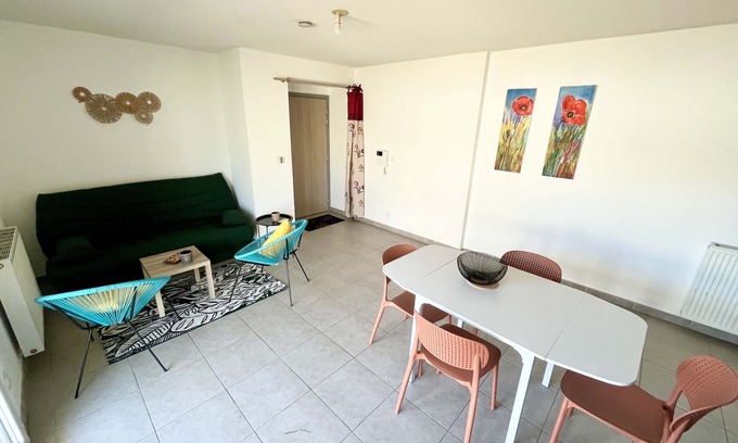 Les Cevennes Apartment | Spacious accommodation with garden in Montpellier