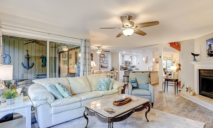 Hilton Head Island Condo | Spacious all-suite villa with lagoon views, screened porch, and shared pool