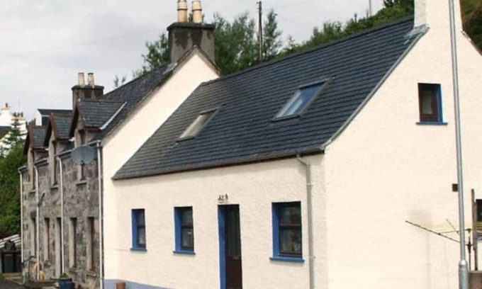 Tarbert Cottage | Spacious and airy, to be refurbished over winter
