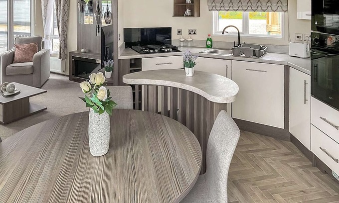Laurencekirk House | Spacious and comfortable holiday home featuring your own private hot tub.