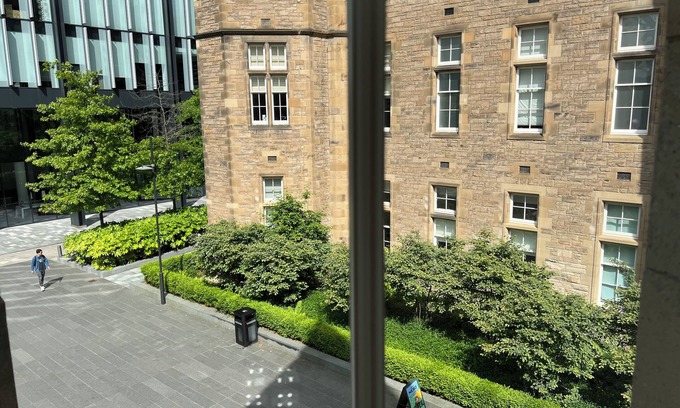 Laurieston Apartment | Spacious, and Comfortable Apartment in Great Location