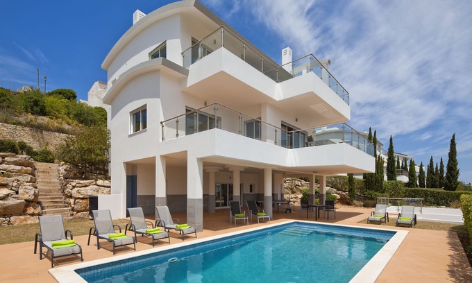 Vila do Bispo Villa | Spacious and comfortable villa with pool/jacuzzi