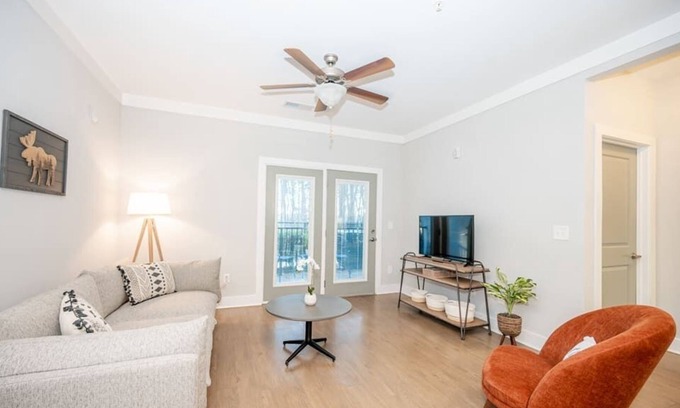 Morrisville Apartment | Spacious and Comfy 1BR with Workspace+Gym+Parking