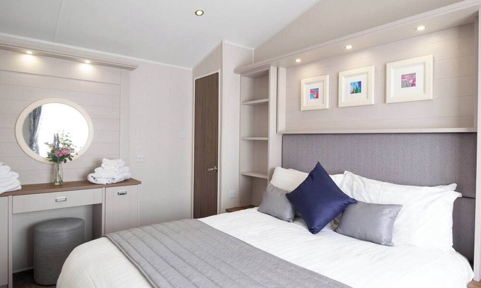 Lendalfoot House | Spacious and contemporary holiday home providing superb space and comfort.