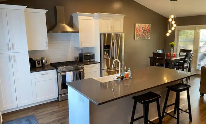 Iowa City House | Spacious and Convenient Getaway
