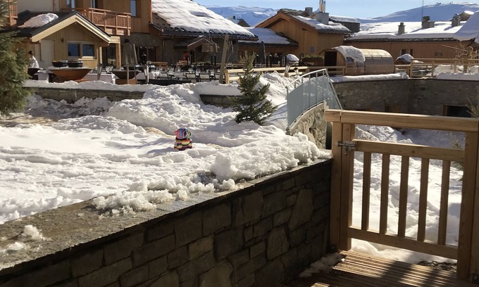 Cognet Apartment | Spacious and cozy apartment at the foot of the slopes in a 5 */pkg residence, swimming pool, spa