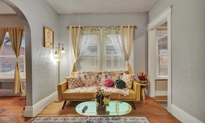 Rochester House | Spacious and cozy home 1 min walk to Kodak Ctr 2bd