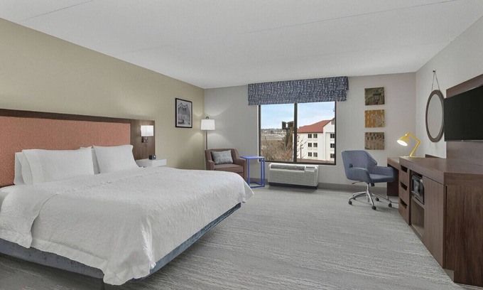 Macon House | Spacious and Fantastic Room! With Free Breakfast