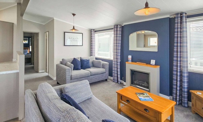 Lendalfoot Ski Chalet | Spacious and luxurious lodge situated on the sea front.