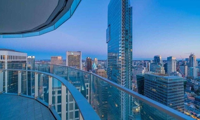 Central Lonsdale Apartment | "Spacious and Modern Apartment Available for Rent: Your Ideal Home Awaits!"