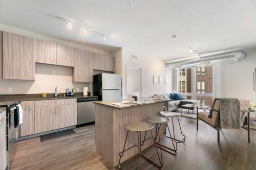 Prospect Park Apartment | Spacious and Modern With Premium Amenities Near U of M