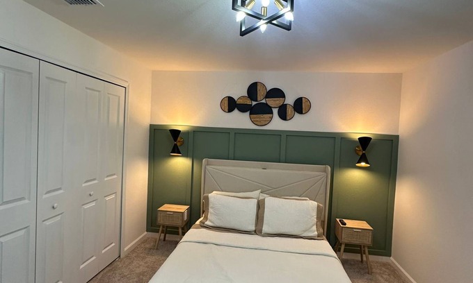 Port Charlotte House | Spacious and private bedroom in a modern new home in Port Charlotte with AC,WiFi