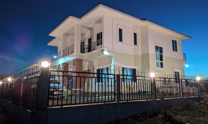 Satuk House | Spacious and private 4-bedroom riverside house with WiFi, AC