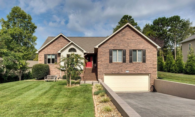 Tellico Village House | Spacious and Stunning Tellico Village Home